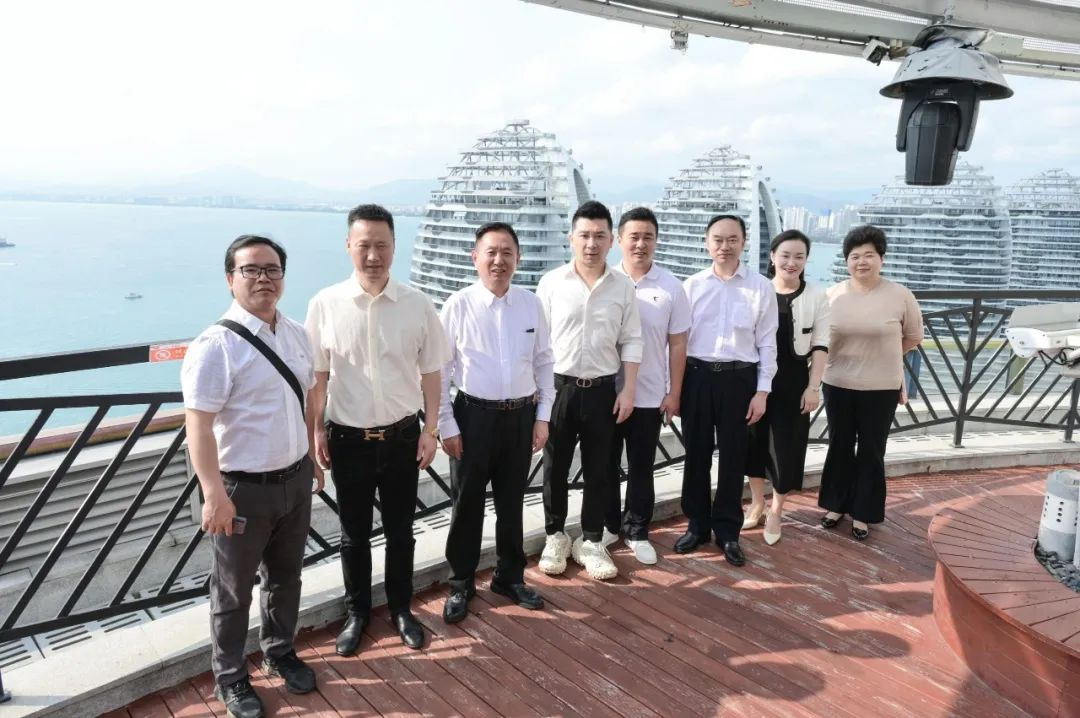 硼络欣研发团队合影 - 清华大学工程物理系背景的PBCT硼药专家
